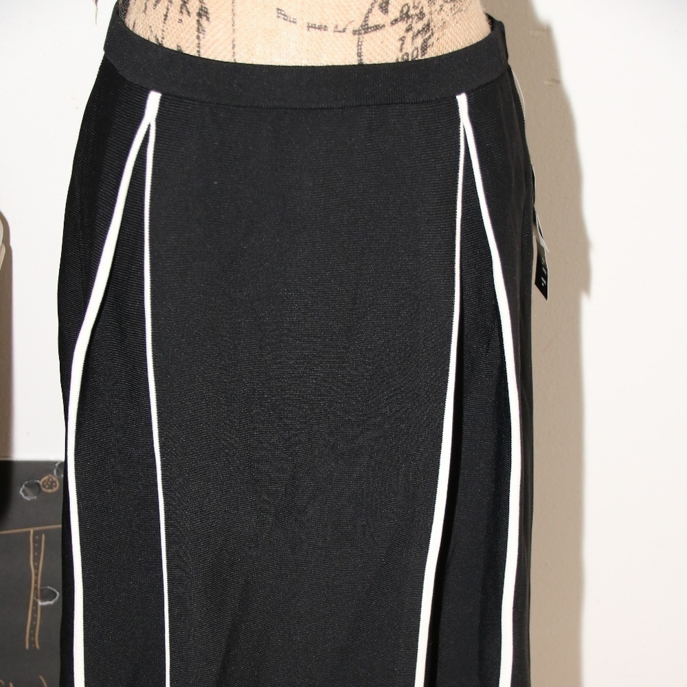 YARNS And Stitches Black And White Knit Skirt